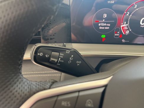 New 2026 Volkswagen Tiguan SE R-Line AWD/4WD image 18