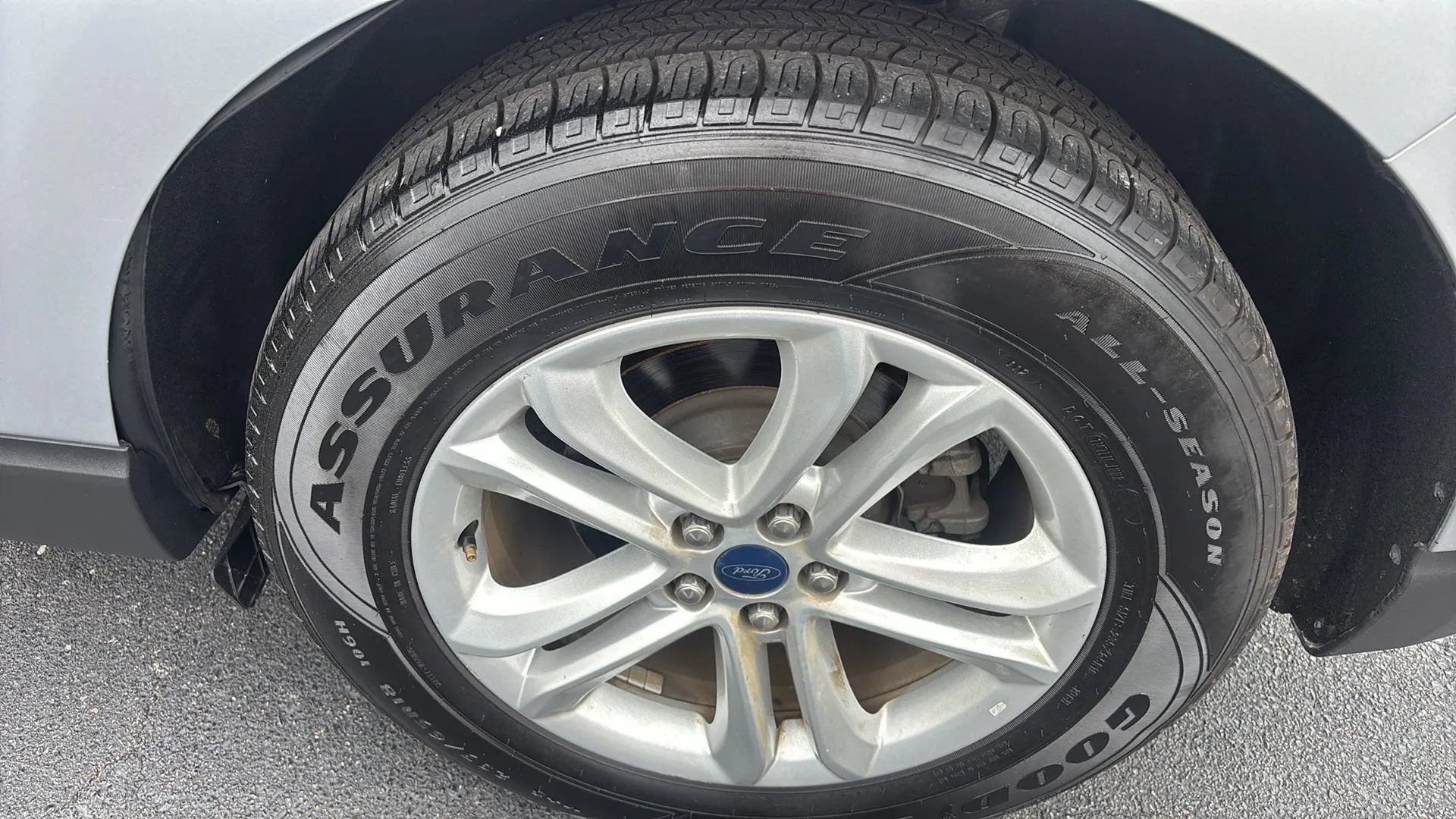 Used 2020 Ford Edge SEL FWD image 33