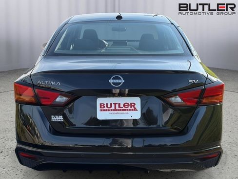 Used 2024 Nissan Altima 2.5 SV FWD image 5
