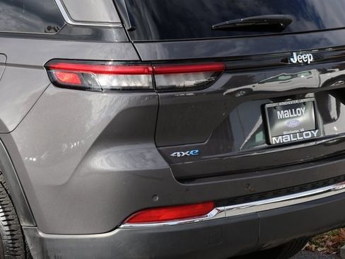 Used 2024 Jeep Grand Cherokee Limited 4xe image 10