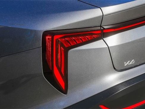 Used 2025 Kia K4 EX image 11