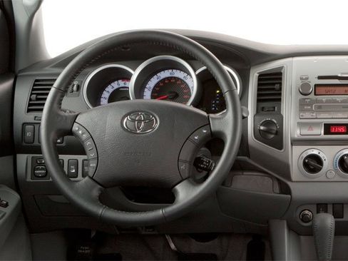 Used 2010 Toyota Tacoma PreRunner image 6