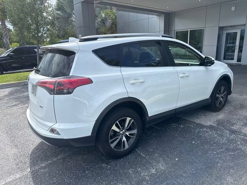 Used 2018 Toyota RAV4 XLE FWD image 3