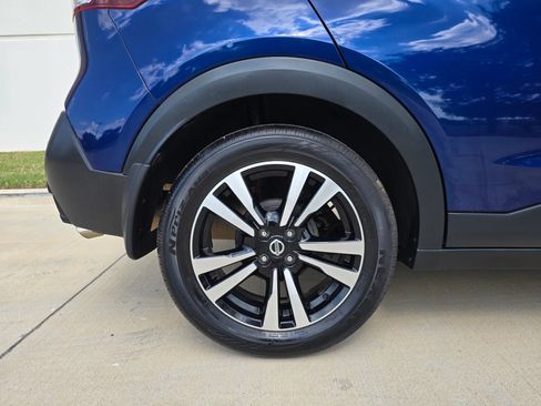 Used 2020 Nissan Kicks SV w/ Exterior Package FWD image 44