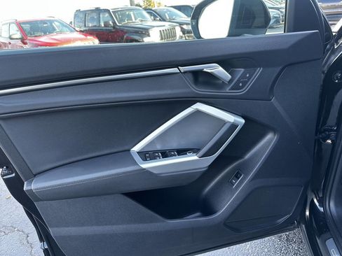 Used 2025 Audi Q3 2.0T Premium image 18