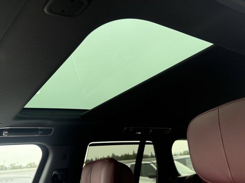 New 2025 Land Rover Range Rover Autobiography image 12