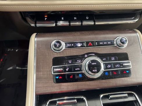 Used 2023 Lincoln Aviator Reserve w/ Equipment Group 201A AWD/4WD image 22