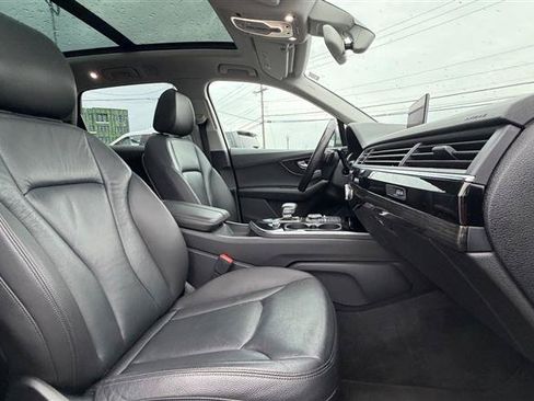 Used 2017 Audi Q7 3.0T Premium AWD/4WD image 36