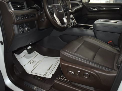 Used 2024 GMC Yukon XL Denali AWD/4WD image 40
