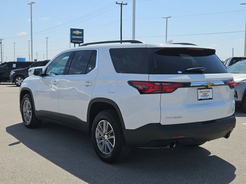 Used 2023 Chevrolet Traverse LT image 5