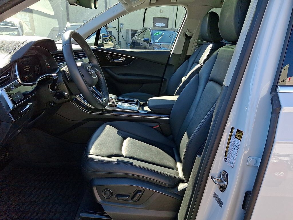Used 2023 Audi Q7 2.0T Premium Plus w/ Convenience Package AWD/4WD image 14