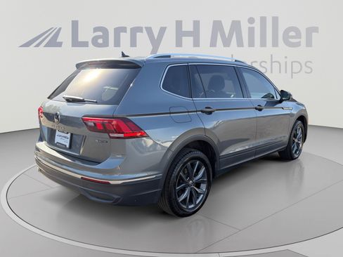 Used 2022 Volkswagen Tiguan SE AWD/4WD image 5