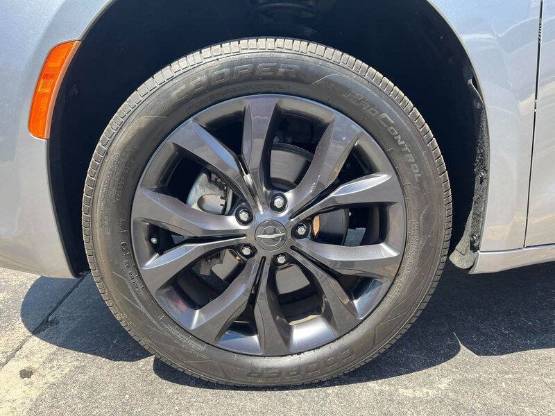 Used 2018 Chrysler Pacifica Touring Plus w/ S Appearance Package FWD image 52
