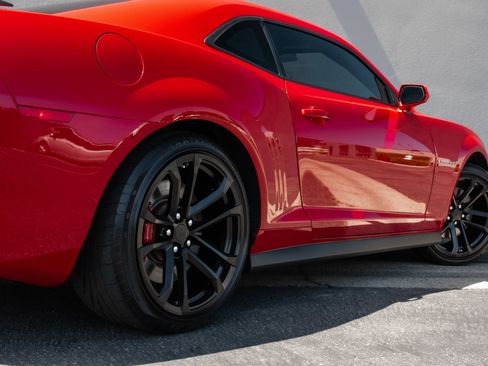 Used 2013 Chevrolet Camaro SS w/ SS Performance Package RWD image 30