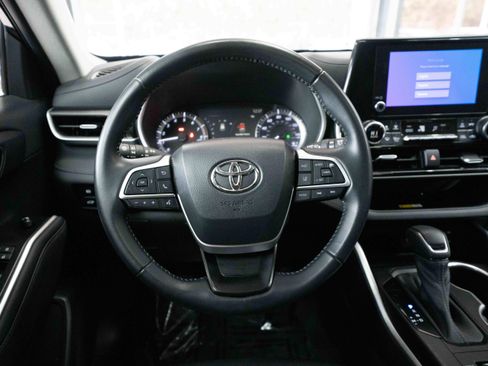 Used 2023 Toyota Highlander XLE image 21