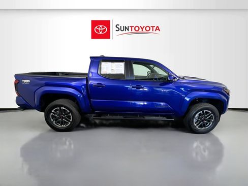 Used 2025 Toyota Tacoma TRD Sport image 2