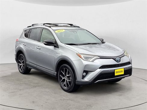 Used 2017 Toyota RAV4 SE image 7