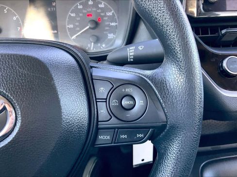 Used 2025 Toyota Corolla LE image 23