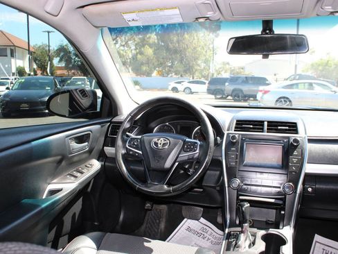 Used 2016 Toyota Camry SE FWD image 20