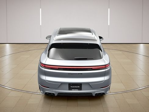 Certified 2025 Porsche Cayenne GTS AWD/4WD image 36