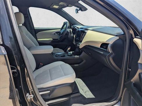 Used 2022 Chevrolet Traverse LS FWD image 20