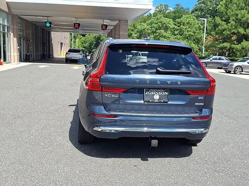 Used 2022 Volvo XC60 B5 Inscription w/ Advanced Package FWD image 3