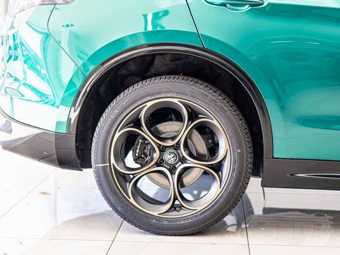 New 2025 Alfa Romeo Stelvio Sprint image 11