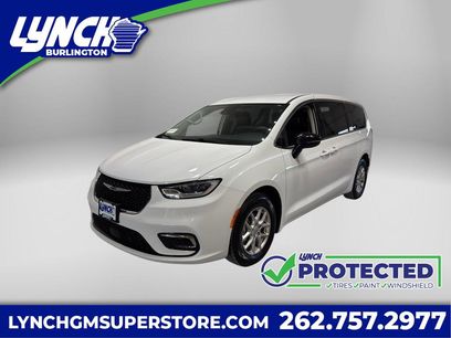Used 2024 Chrysler Pacifica Touring-L