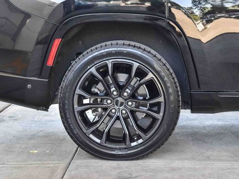 Used 2023 Jeep Grand Wagoneer Series II image 10