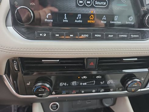 Used 2023 Nissan Rogue SL w/ SL Premium Package image 26