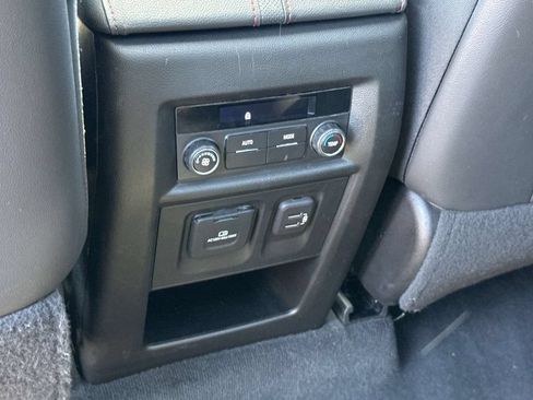 Used 2023 Chevrolet Traverse RS AWD/4WD image 21