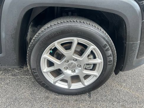 Used 2020 Jeep Renegade Latitude FWD image 10