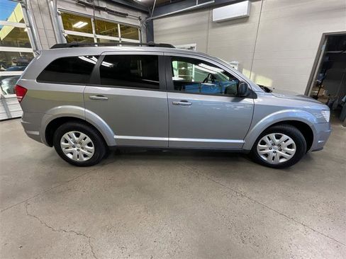 Used 2019 Dodge Journey SE image 6