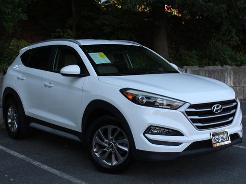 Used 2017 Hyundai Tucson SE w/ SE Popular Package 02 AWD/4WD image 4