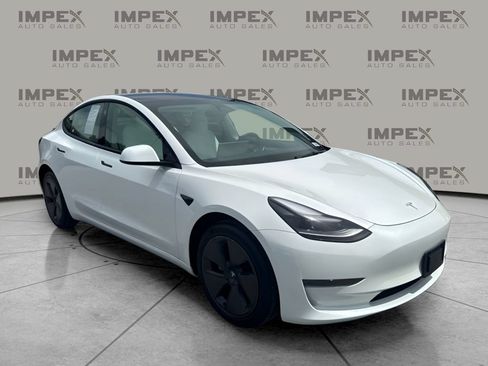 Used 2023 Tesla Model 3 Standard Range RWD image 4