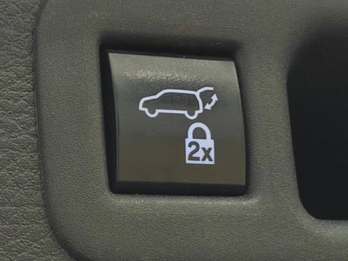 Used 2024 Toyota Sienna XSE w/ XSE Plus Package AWD/4WD image 39