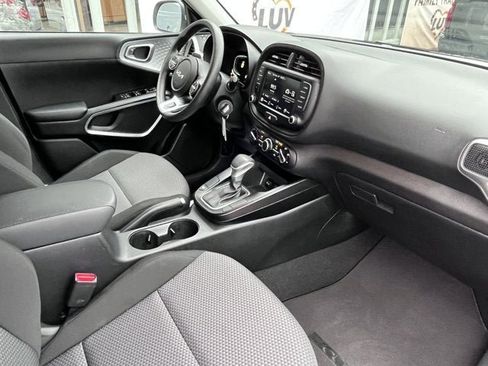 Used 2024 Kia Soul LX w/ Option Group 015 image 9