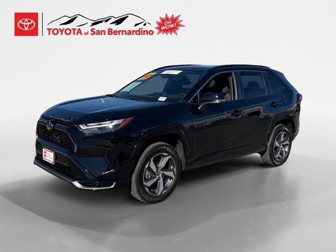Certified 2025 Toyota RAV4 SE image 1