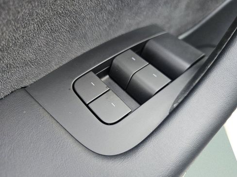 Used 2023 Tesla Model 3 Standard Range image 28