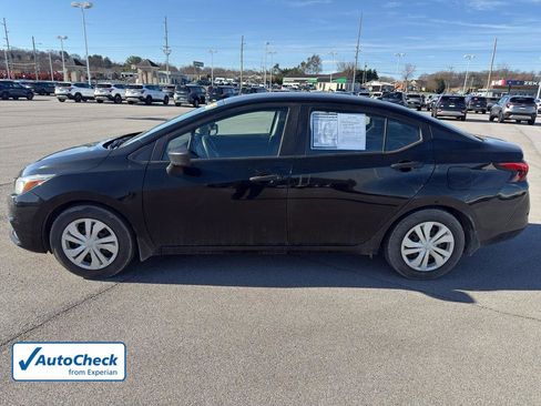 Used 2020 Nissan Versa S image 2
