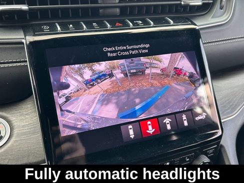 Used 2025 Jeep Grand Cherokee L Limited w/ Luxury Tech Group II image 20