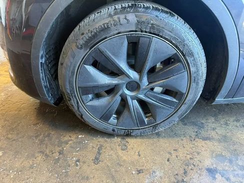 Used 2024 Tesla Model Y Long Range RWD image 16