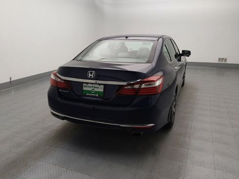Used 2017 Honda Accord EX image 7