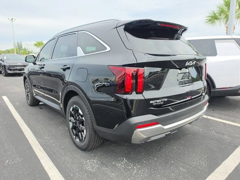 Used 2026 Kia Sorento S w/ S Panoramic Sunroof Package FWD image 13
