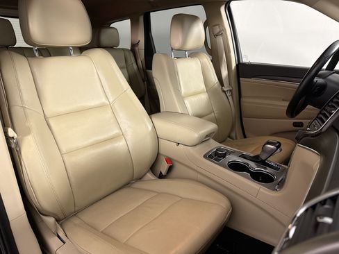 Used 2021 Jeep Grand Cherokee Limited AWD/4WD image 36