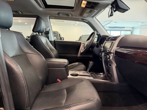 Used 2022 Toyota 4Runner Limited AWD/4WD image 9