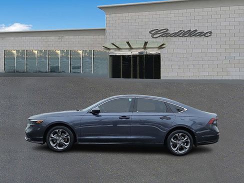 Used 2023 Honda Accord EX image 7