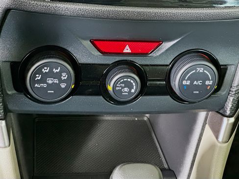 Used 2021 Subaru Forester Premium image 23