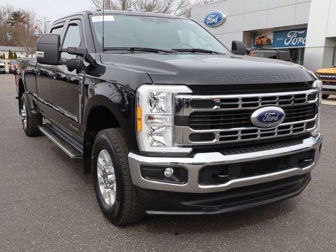 Used 2023 Ford F350 XLT w/ 360-Degree Camera Package AWD/4WD image 2