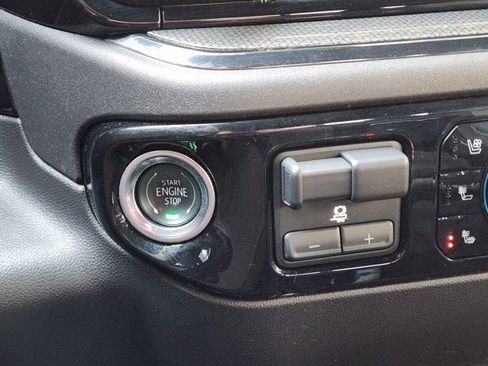 Used 2025 Chevrolet Silverado 1500 ZR2 w/ Technology Package image 8